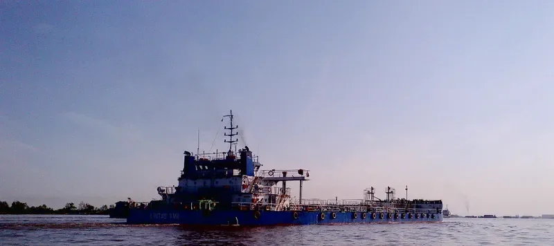 LINTAS XVII Tanker IMO 9657234 photo 3