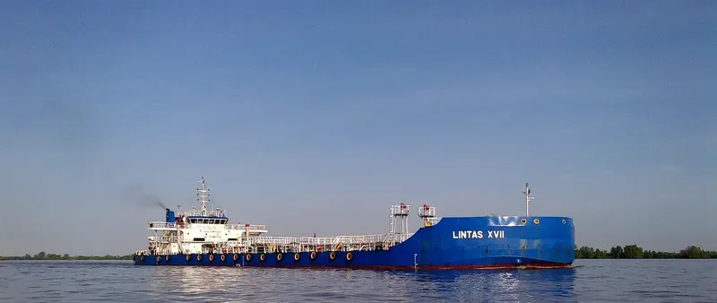 LINTAS XVII Tanker IMO 9657234 photo 4