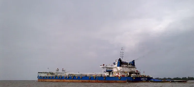 LINTAS XVII Tanker IMO 9657234 photo 5