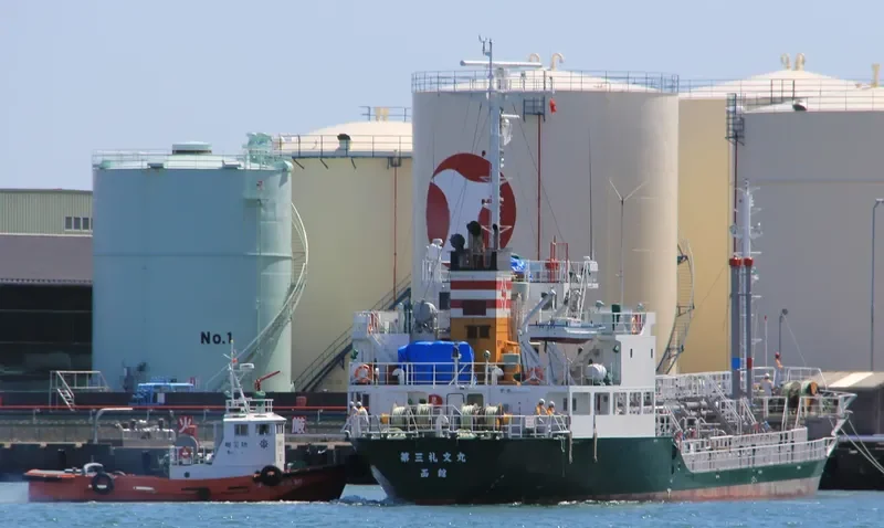 REBUN MARU NO.3 Tanker IMO 9658317 photo 7