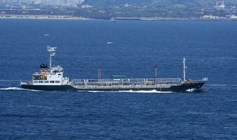REBUN MARU NO.3 Tanker IMO 9658317 photo 9