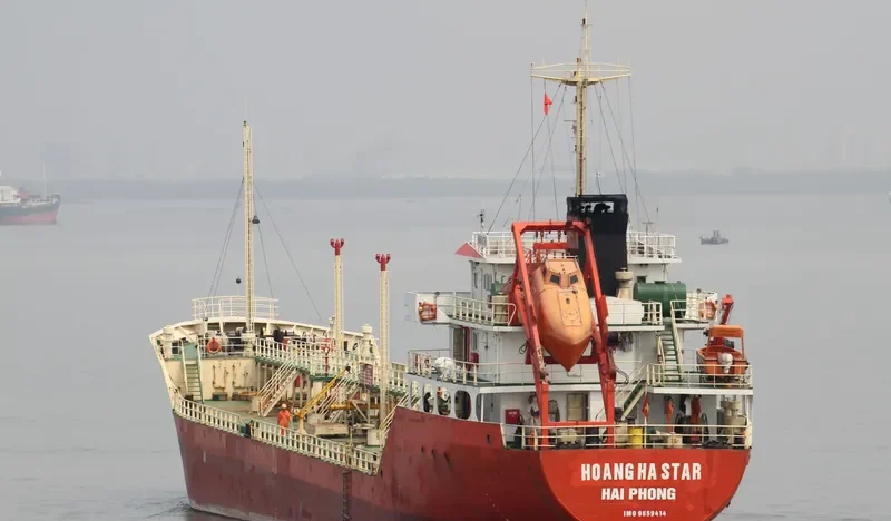 HOANG HA STAR Tanker IMO 9659414 photo 2