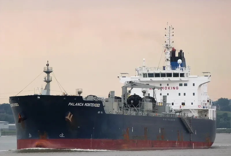 THE BLACKSMITH Tanker IMO 9659660 photo 4