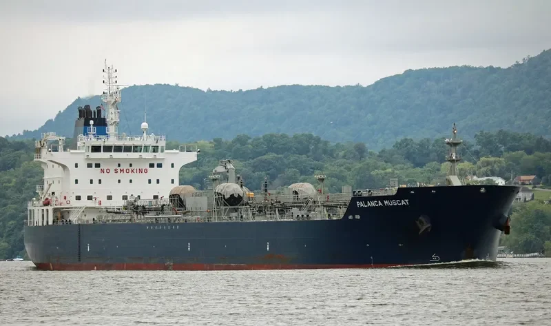 THE DIPLOMAT Tanker IMO 9659672 photo 8