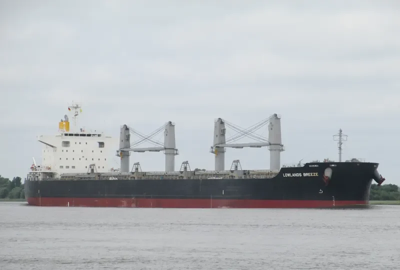 LOWLANDS BREEZE Bulk Carrier IMO 9660097 photo 7