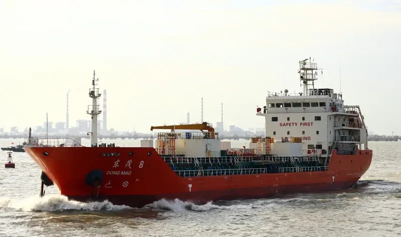 DONG MAO 8 Tanker IMO 9660138 photo 2