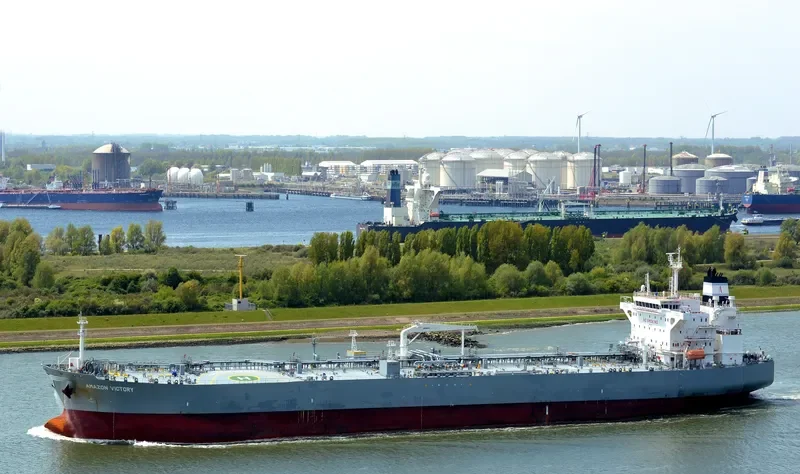 AMAZON VICTORY Tanker IMO 9660358 photo 2