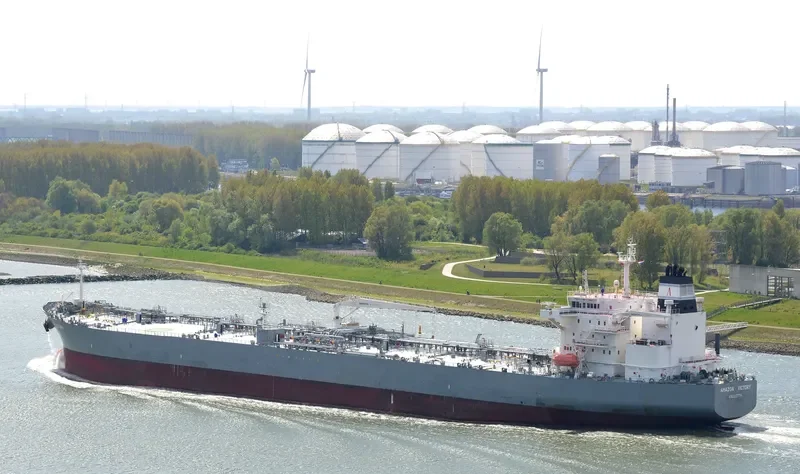 AMAZON VICTORY Tanker IMO 9660358 photo 3