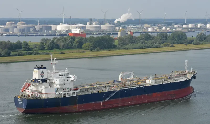 JULIA L Tanker IMO 9661247 photo 3