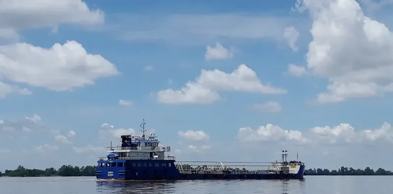 LINTAS IX Tanker IMO 9664134 photo 2