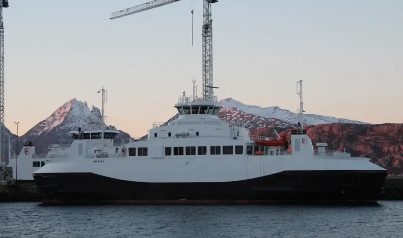 LOVUND Ro-Ro IMO 9664471 photo 6