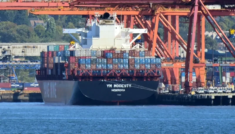 YM MODESTY Container Ship IMO 9664885 photo 5