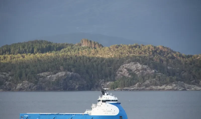 HERMIT THUNDER Offshore Vessel IMO 9665102 photo 3