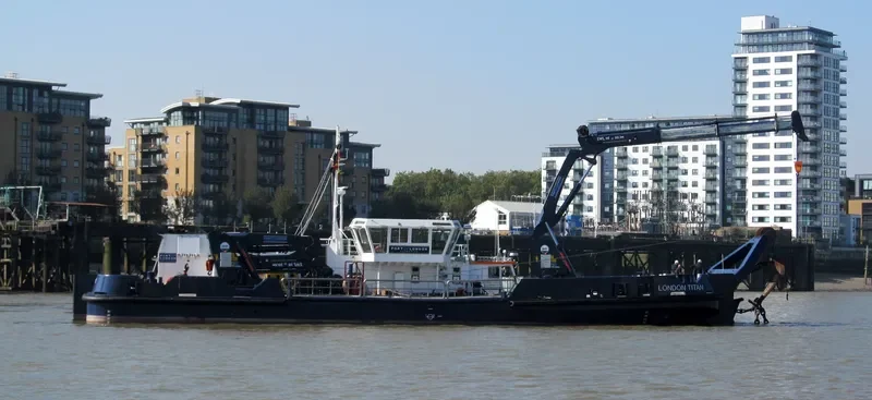 LONDON TITAN Offshore Vessel IMO 9670406 photo 7