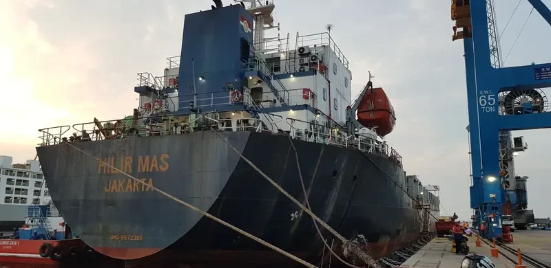 HILIR MAS Container Ship IMO 9672399 photo 3