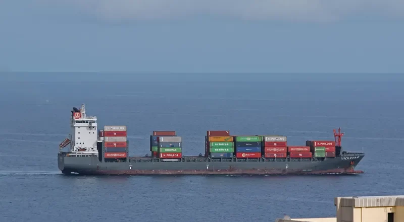VIOLETA B Container Ship IMO 9673666 photo 4