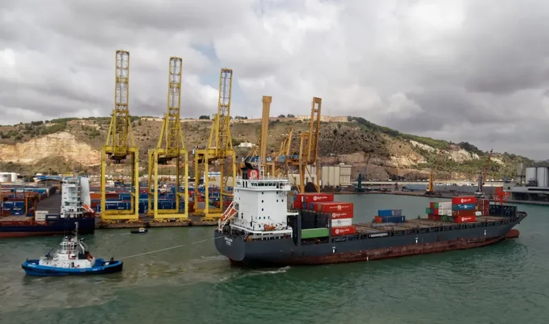 VIOLETA B Container Ship IMO 9673666 photo 6