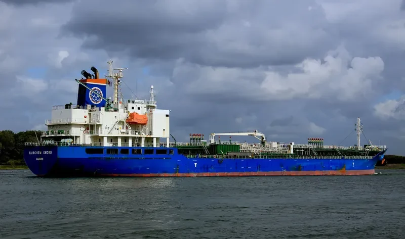 FAIRCHEM SWORD Tanker IMO 9673678 photo 4