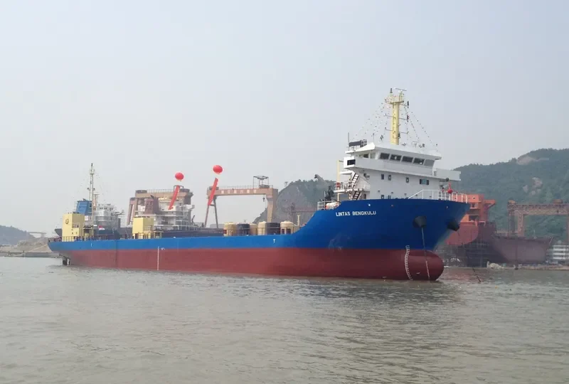 LINTAS BENGKULU Container Ship IMO 9674579 photo 2