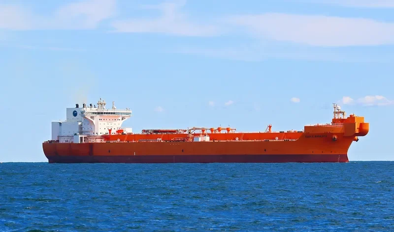 EAGLE BARENTS Tanker IMO 9676125 photo 3