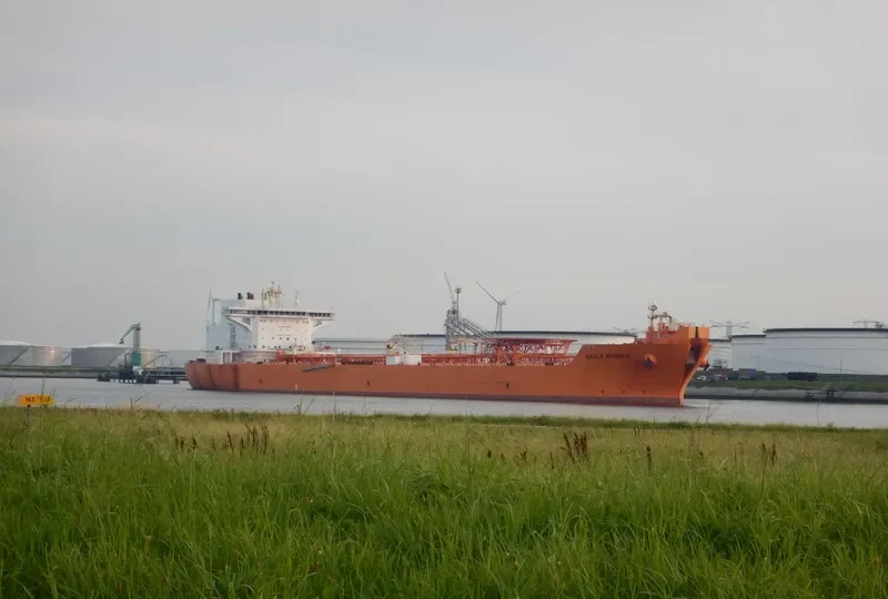 EAGLE BERGEN Tanker IMO 9676137 photo 3