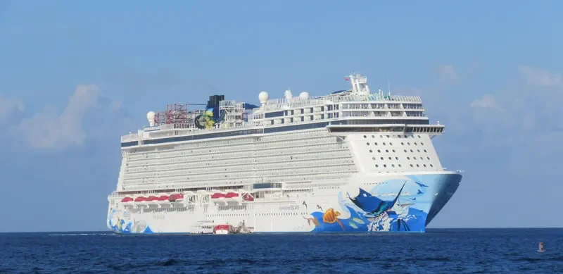 NORWEGIAN ESCAPE Passenger Ship IMO 9677076 photo 4