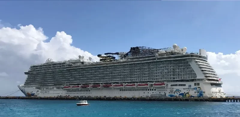 NORWEGIAN ESCAPE Passenger Ship IMO 9677076 photo 5