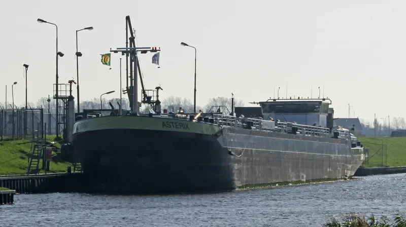 ASTERIX Tanker IMO 9679309 photo 2