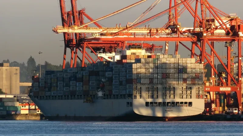 SFL HAWAII Container Ship IMO 9679555 photo 5