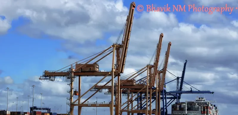 SFL HAWAII Container Ship IMO 9679555 photo 6