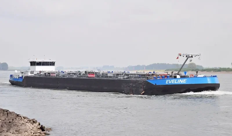 EVELINE Tanker IMO 9680607 photo 2