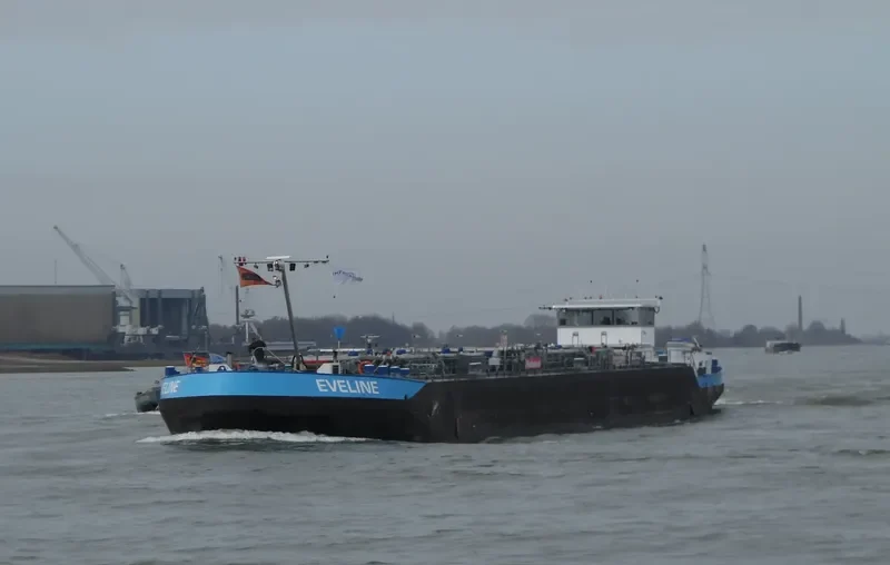 EVELINE Tanker IMO 9680607 photo 4