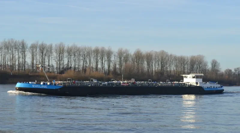EVELINE Tanker IMO 9680607 photo 9