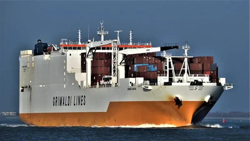 GRANDE DAKAR Ro-Ro IMO 9680724 photo 4