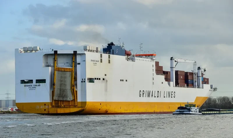 GRANDE DAKAR Ro-Ro IMO 9680724 photo 7