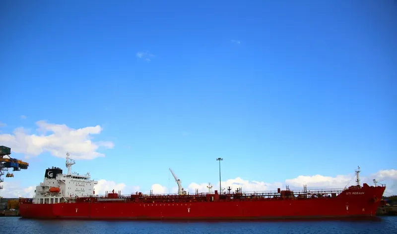 STI MERAUX Tanker IMO 9681118 photo 4