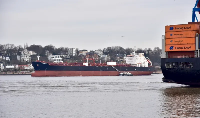 QUARTZ Tanker IMO 9681170 photo 2