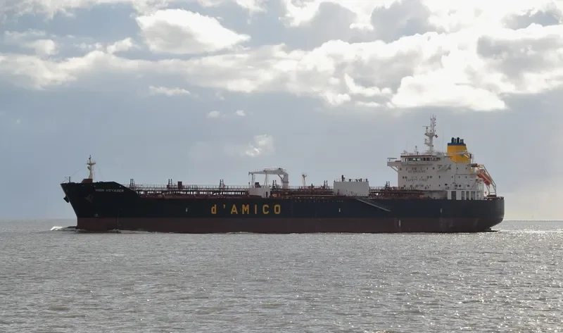 HIGH VOYAGER Tanker IMO 9681845 photo 3