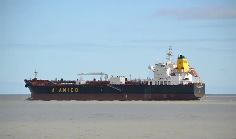 HIGH VOYAGER Tanker IMO 9681845 photo 4