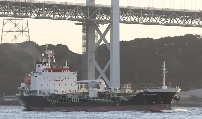 CRANE OCEANO Tanker IMO 9682100 photo 6