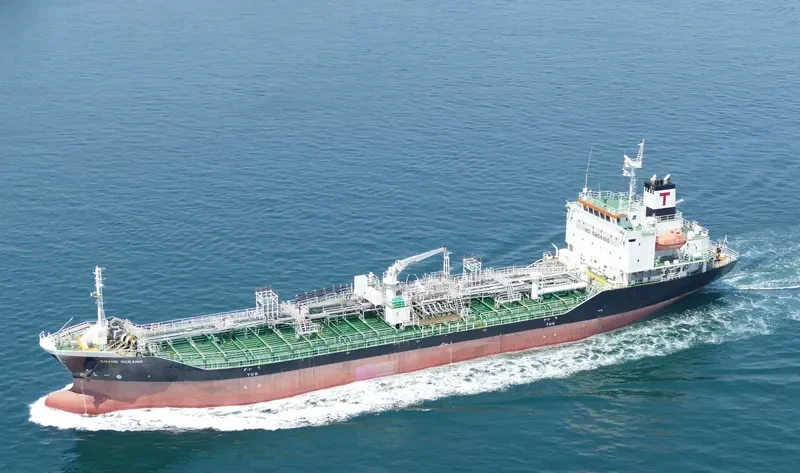 CRANE OCEANO Tanker IMO 9682100 photo 7