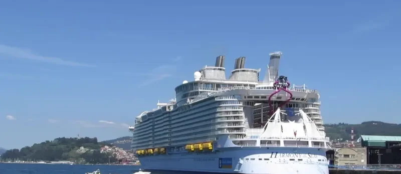 HARMONY OF THE SEAS Passenger Ship IMO 9682875 photo 6
