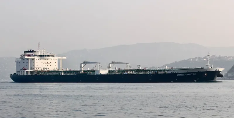 EVA MAERSK Tanker IMO 9682992 photo 2