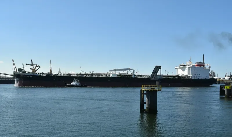 EVA MAERSK Tanker IMO 9682992 photo 10