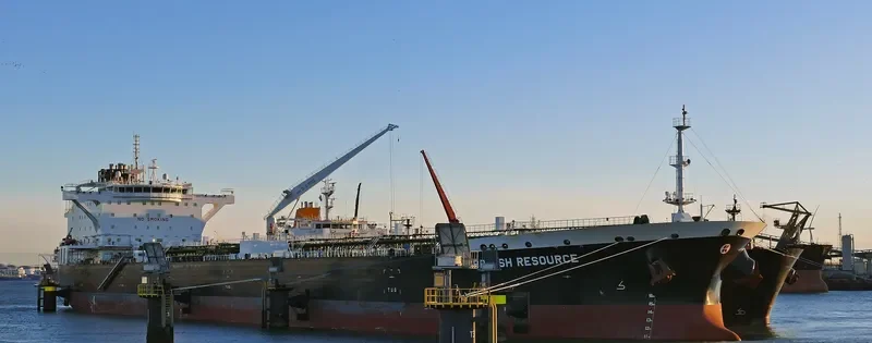 KMARIN RESOURCE Tanker IMO 9683037 photo 2
