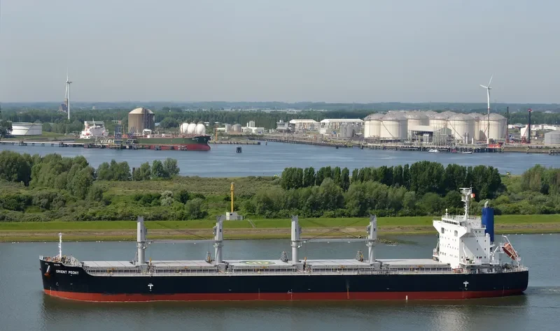 BULK BEQUIA Bulk Carrier IMO 9683128 photo 5