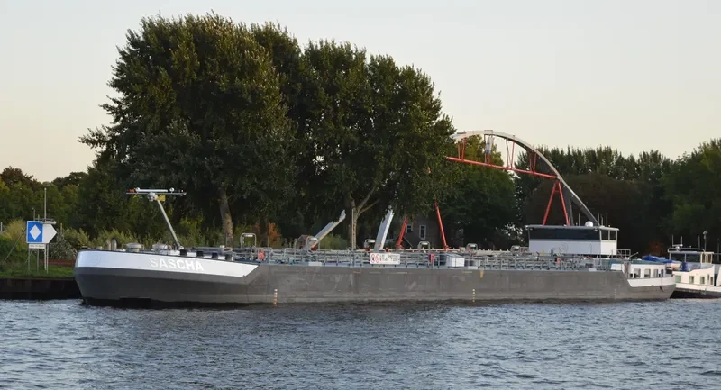 SASCHA Tanker IMO 9683960 photo 2