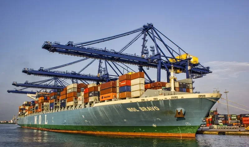 SEASPAN BRAVO Container Ship IMO 9685322 photo 8