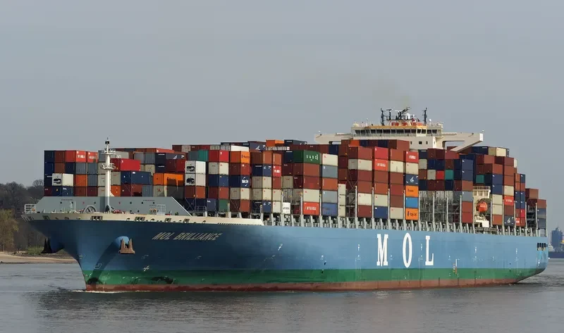SEASPAN BRILLIANCE Container Ship IMO 9685334 photo 4