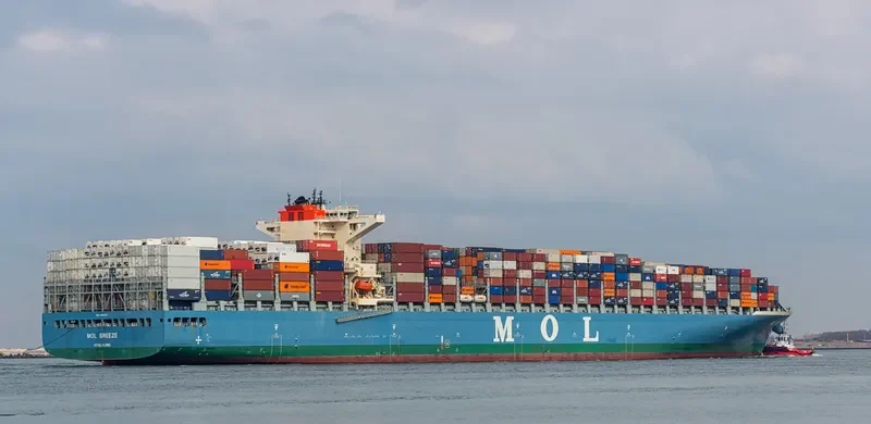 SEASPAN BREEZE Container Ship IMO 9685358 photo 4